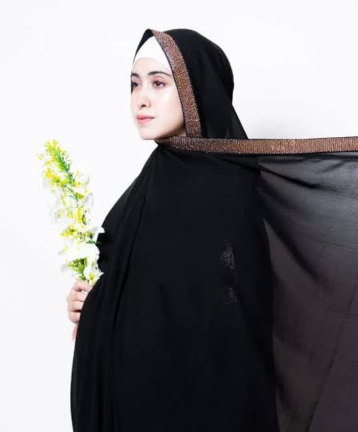 Stone Border Irani Chadar (Round)