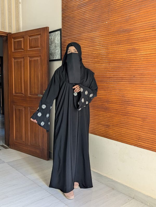 EMBROIDERED DAISY ABAYA