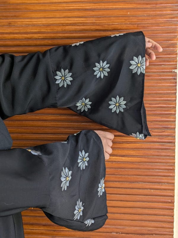 EMBROIDERED DAISY ABAYA