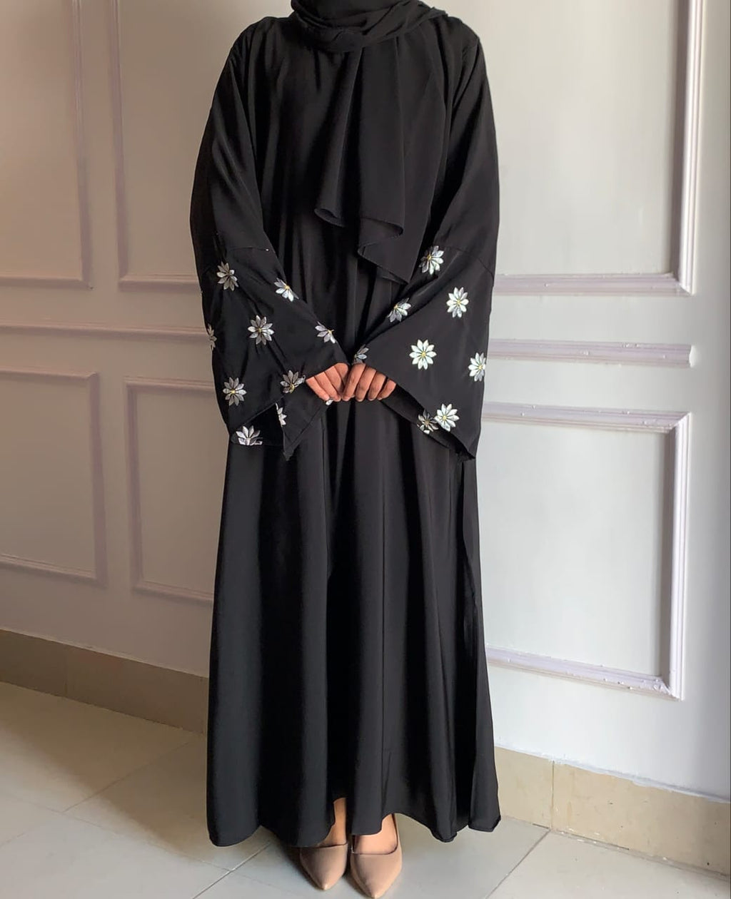 EMBROIDERED DAISY ABAYA