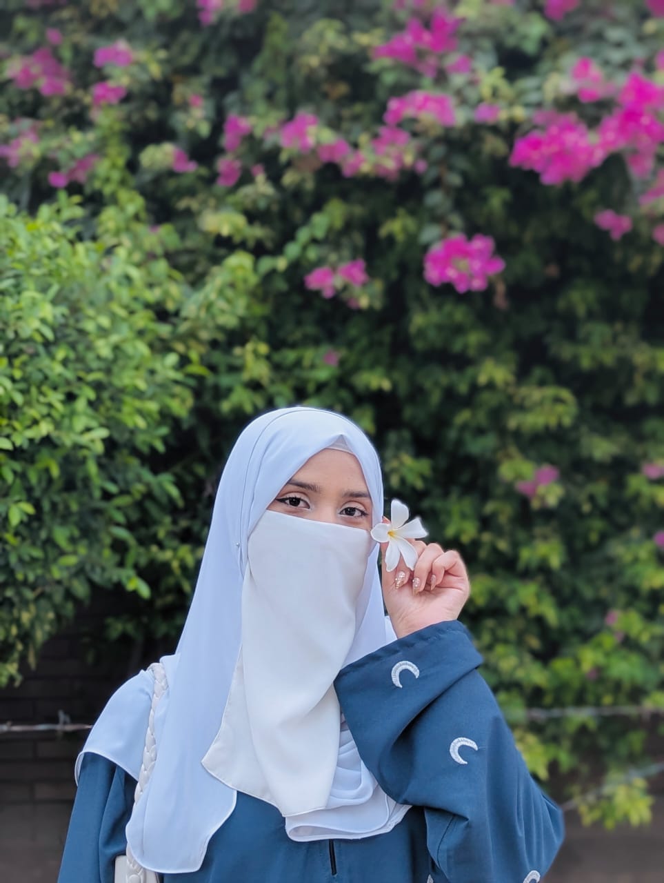 Moon Embroidered Abaya