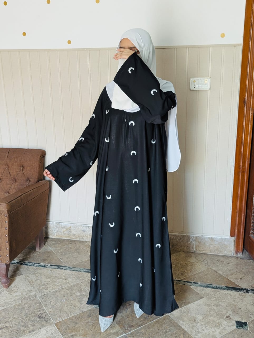 Moon Embroidered Abaya
