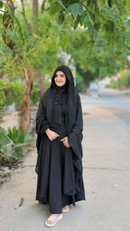 Irani Abaya Set With Lacey Chadar